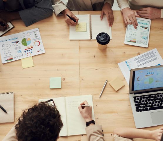 pexels-fauxels-3183186